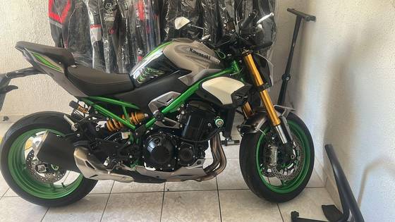 KAWASAKI Z900 KAWASAKI Z900